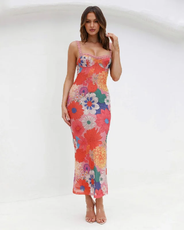 Create a timeless wardrobe with fashionable pieces   PHENOX MAXI DRESS -PINK FLORAL