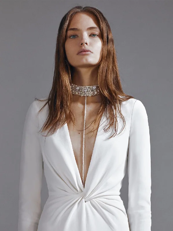 Fashionable clothing that fits every occasion   Pearl Choker