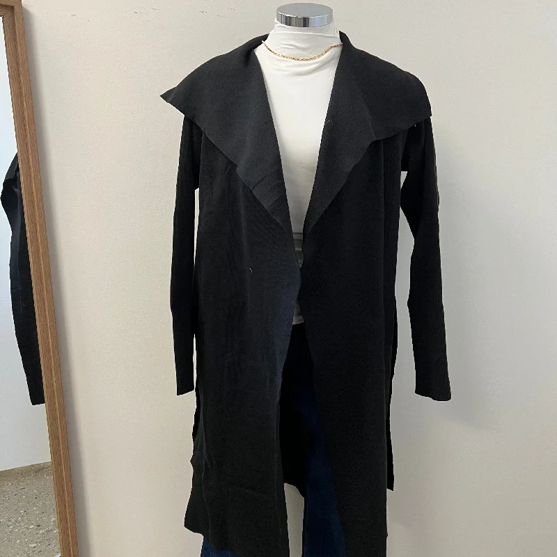 Fashion pieces that complement every woman’s style   Cris Cárdigan -BLack